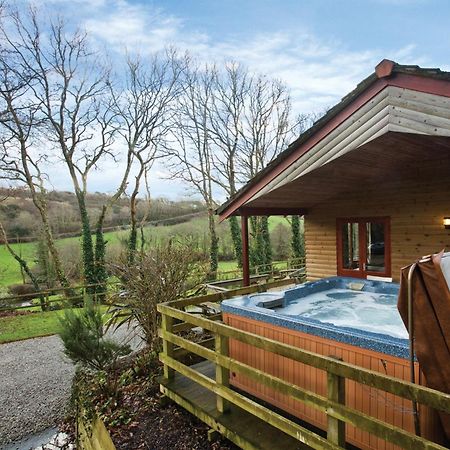 Ivyleaf Combe Lodges Stratton  Exterior photo