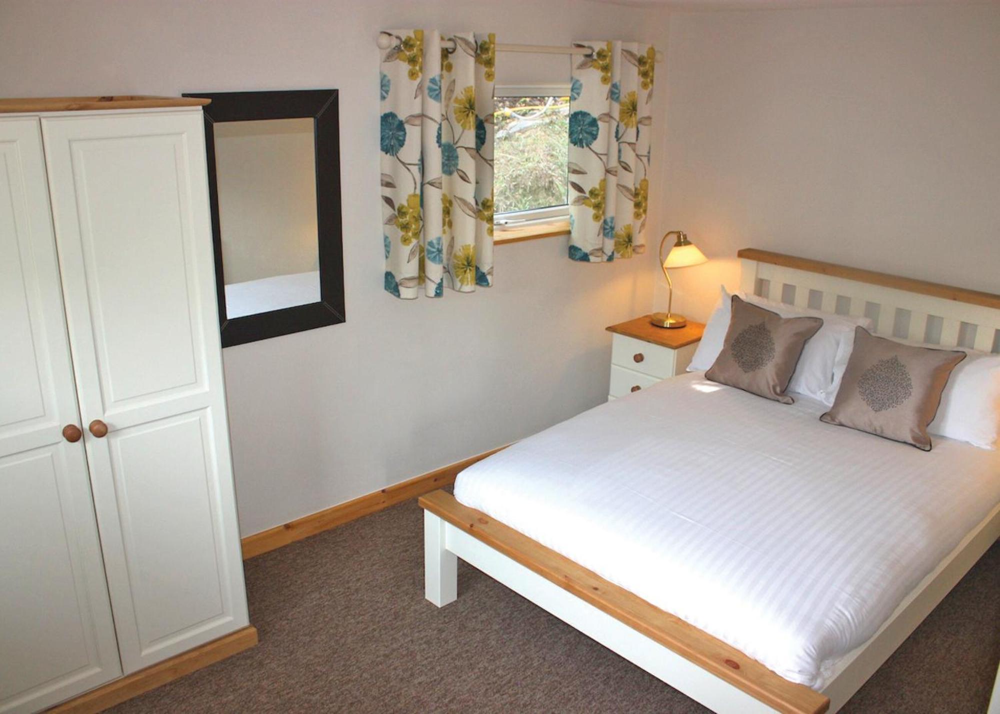 Ivyleaf Combe Lodges Stratton  Room photo