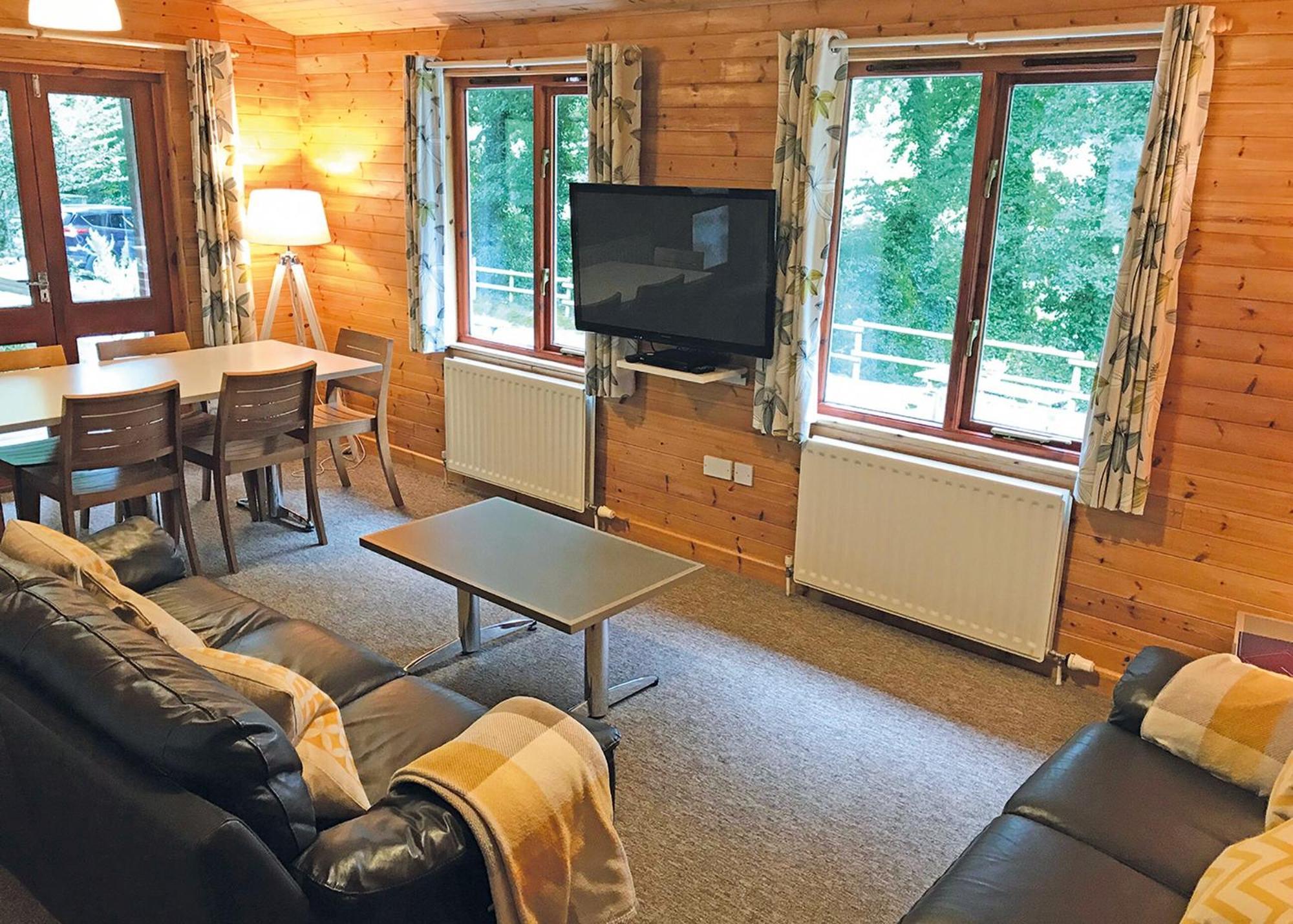 Ivyleaf Combe Lodges Stratton  Room photo